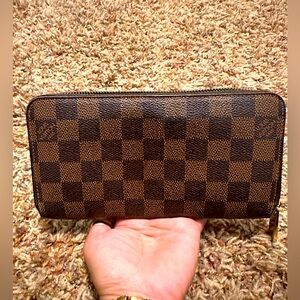 Louis Vuitton zippy damier ebene wallet #ca4131